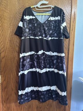 SHEIN 2X Short sleeve tee dress animal print
